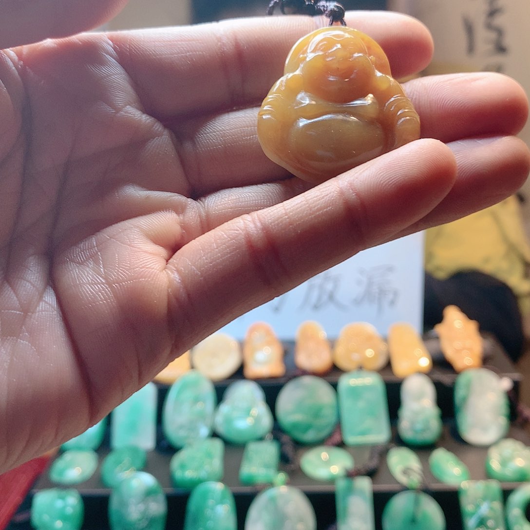 石英质玉吊坠(赠链)未镶嵌