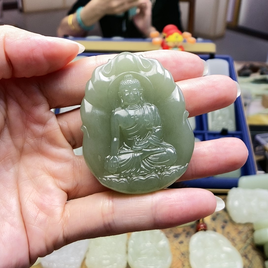 和田玉颈饰未镶嵌荣*