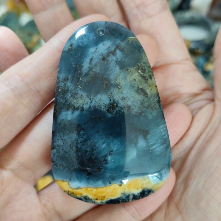 朱***语岫玉未镶嵌挂坠款式