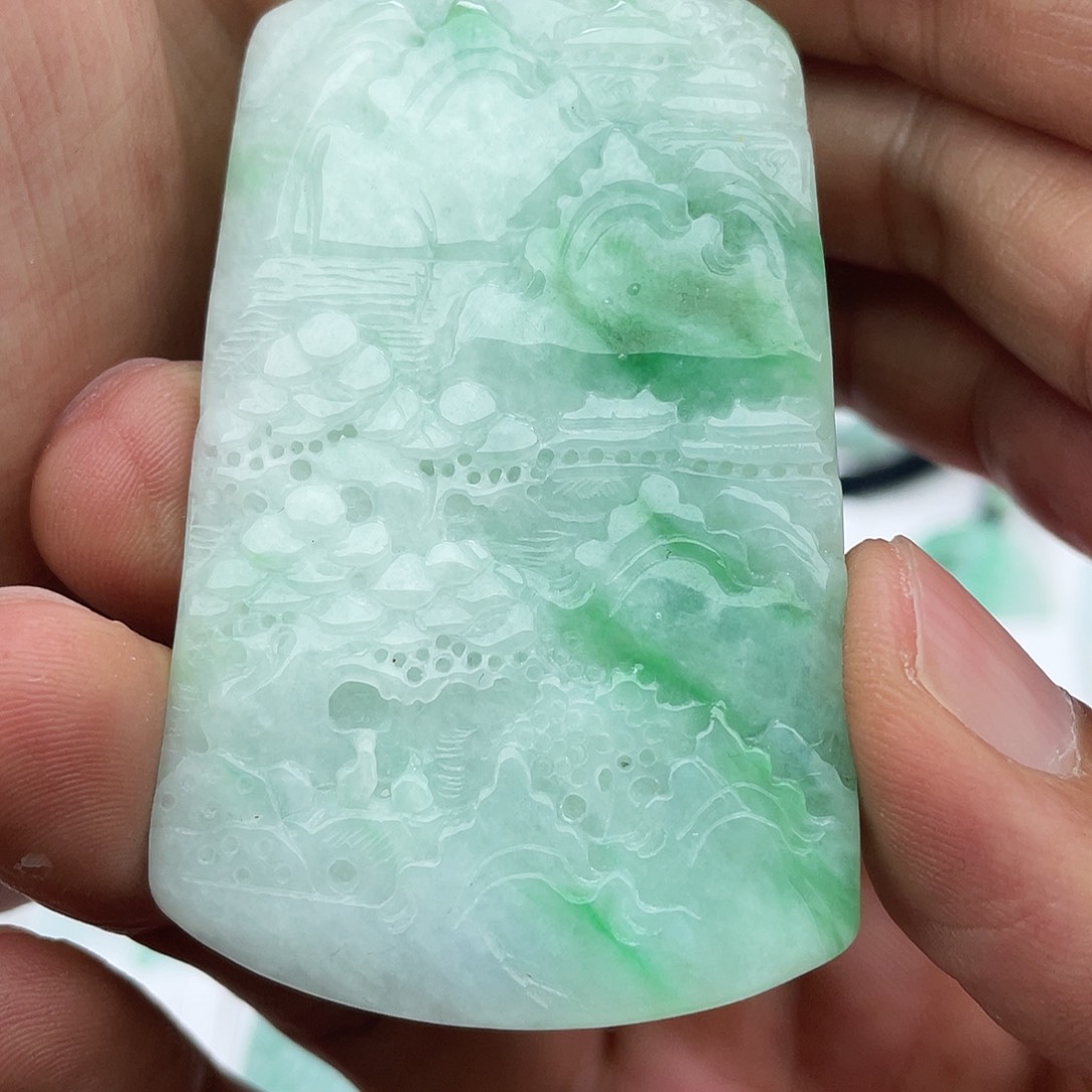 翡翠未镶嵌颈饰翡翠