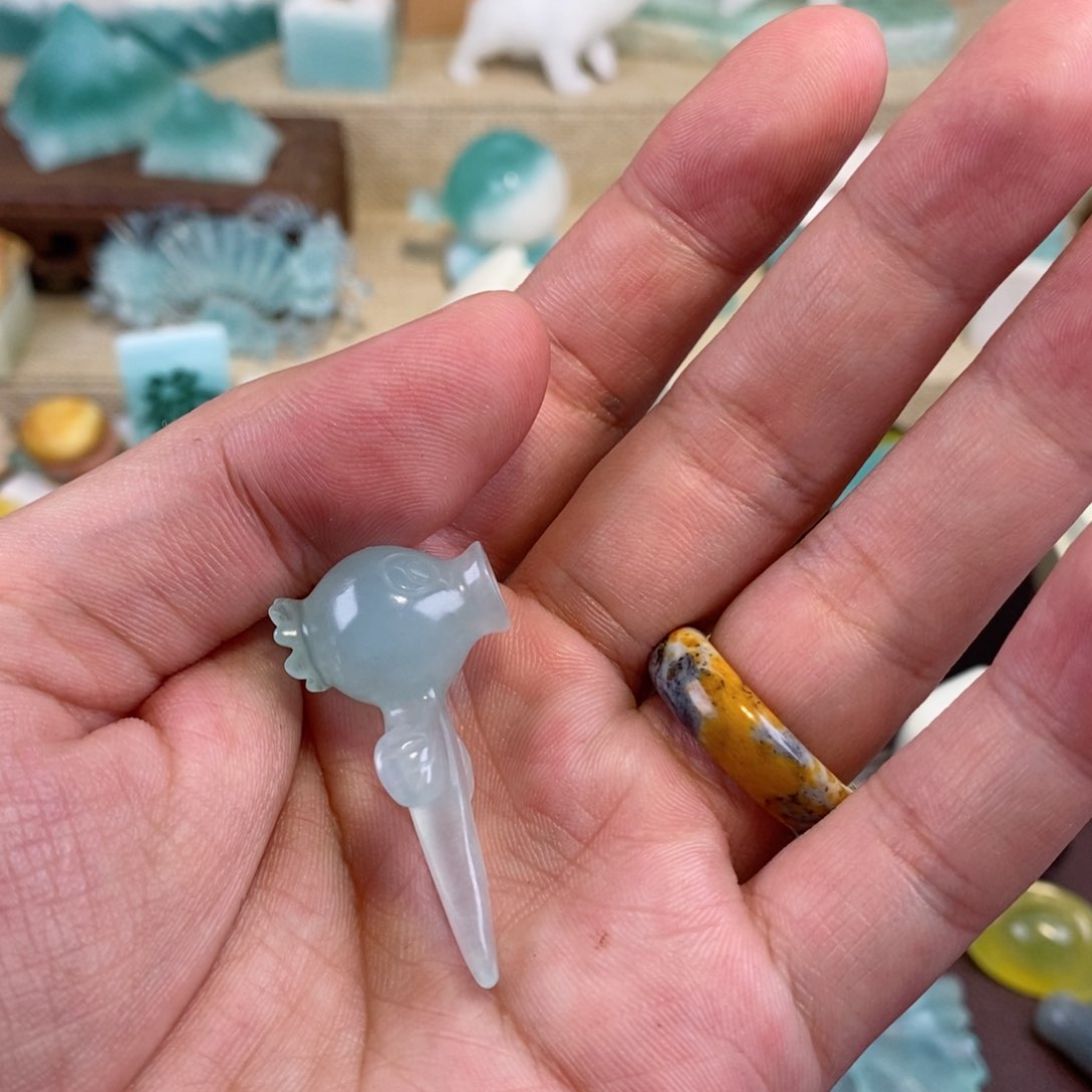 合金蛇纹石玉颈饰奥**拉