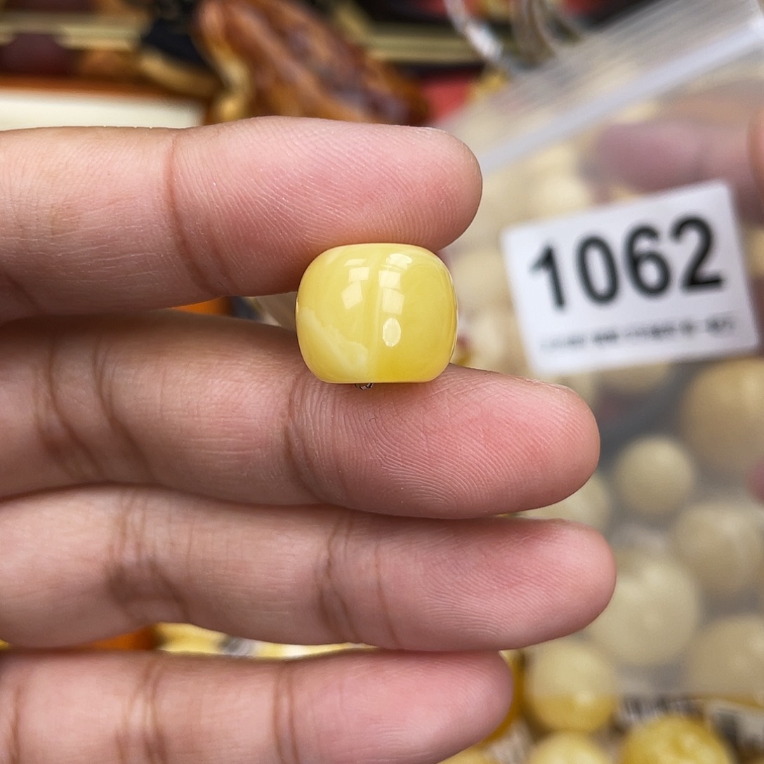 蜜蜡未镶嵌珠宝奇石14