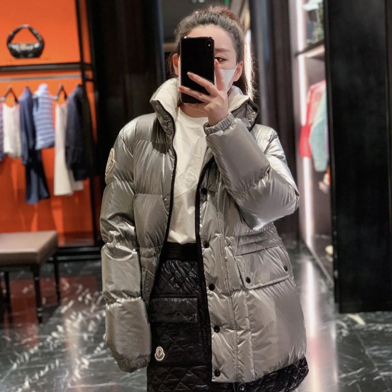 99新 MONCLER 002326 纯色绗缝羽绒服 0码 