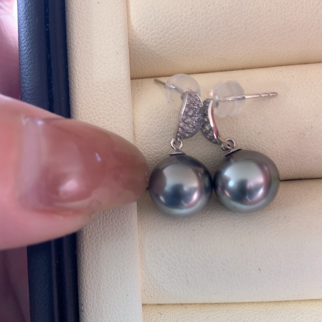 18K金镶嵌海水珍珠耳饰