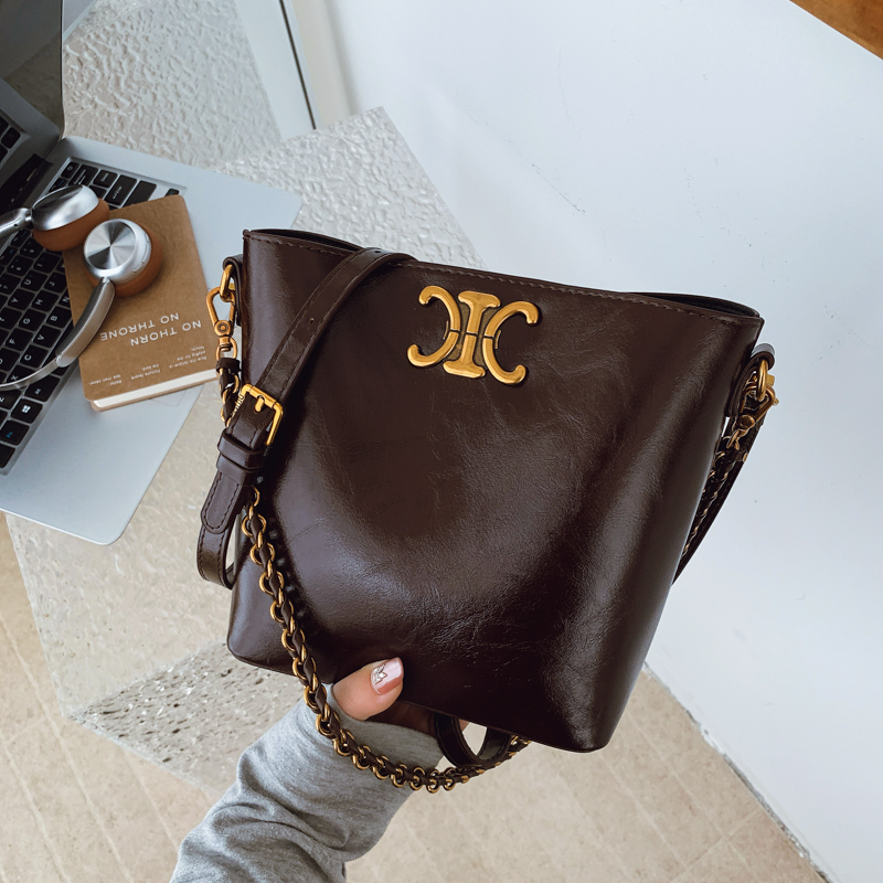 2025新款复古水桶包大容量高级感轻奢小众单肩斜挎包