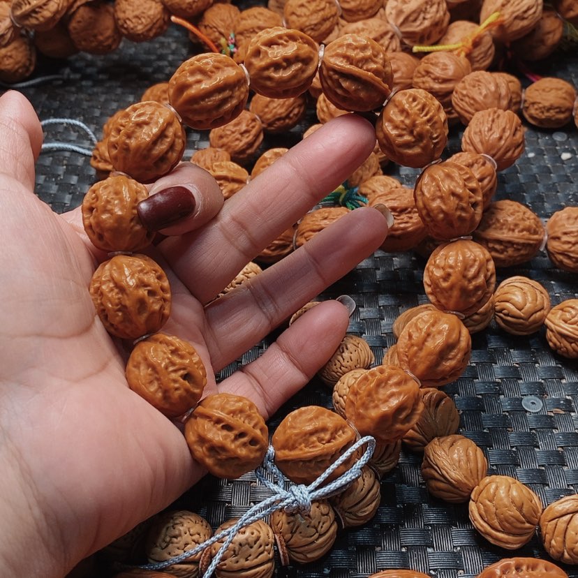 【闪购商品】文玩核桃吊坠卖****闹粗筋八棱