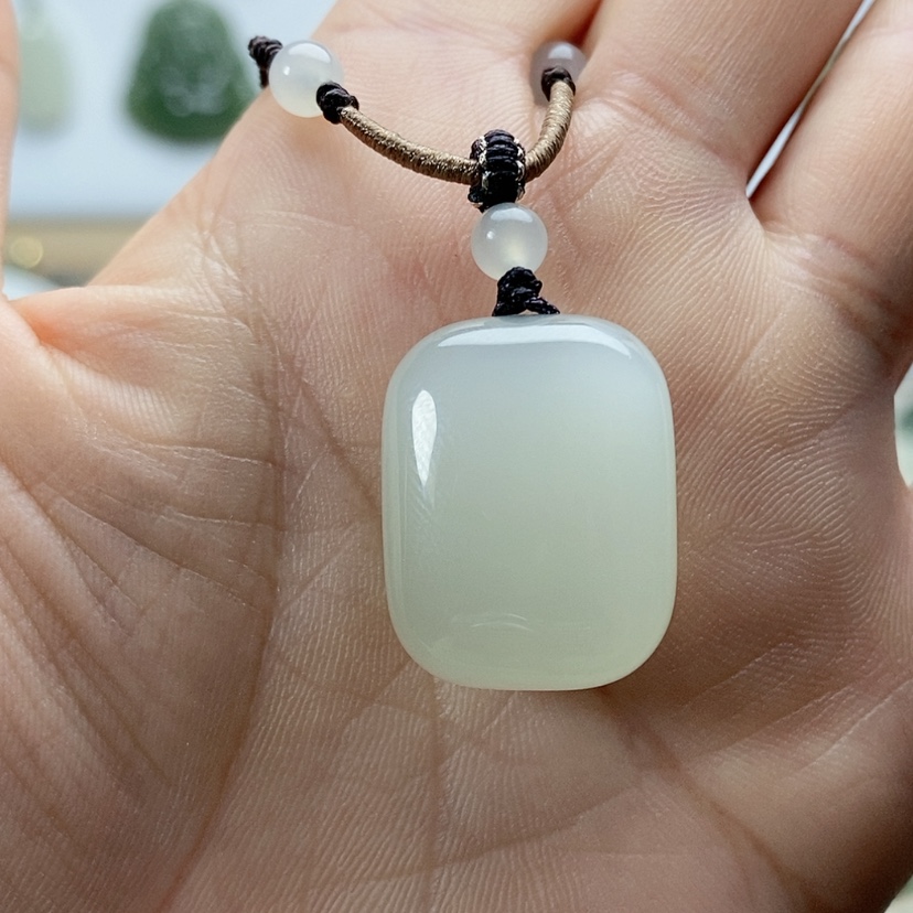 【闪购商品】颈饰未镶嵌和田玉