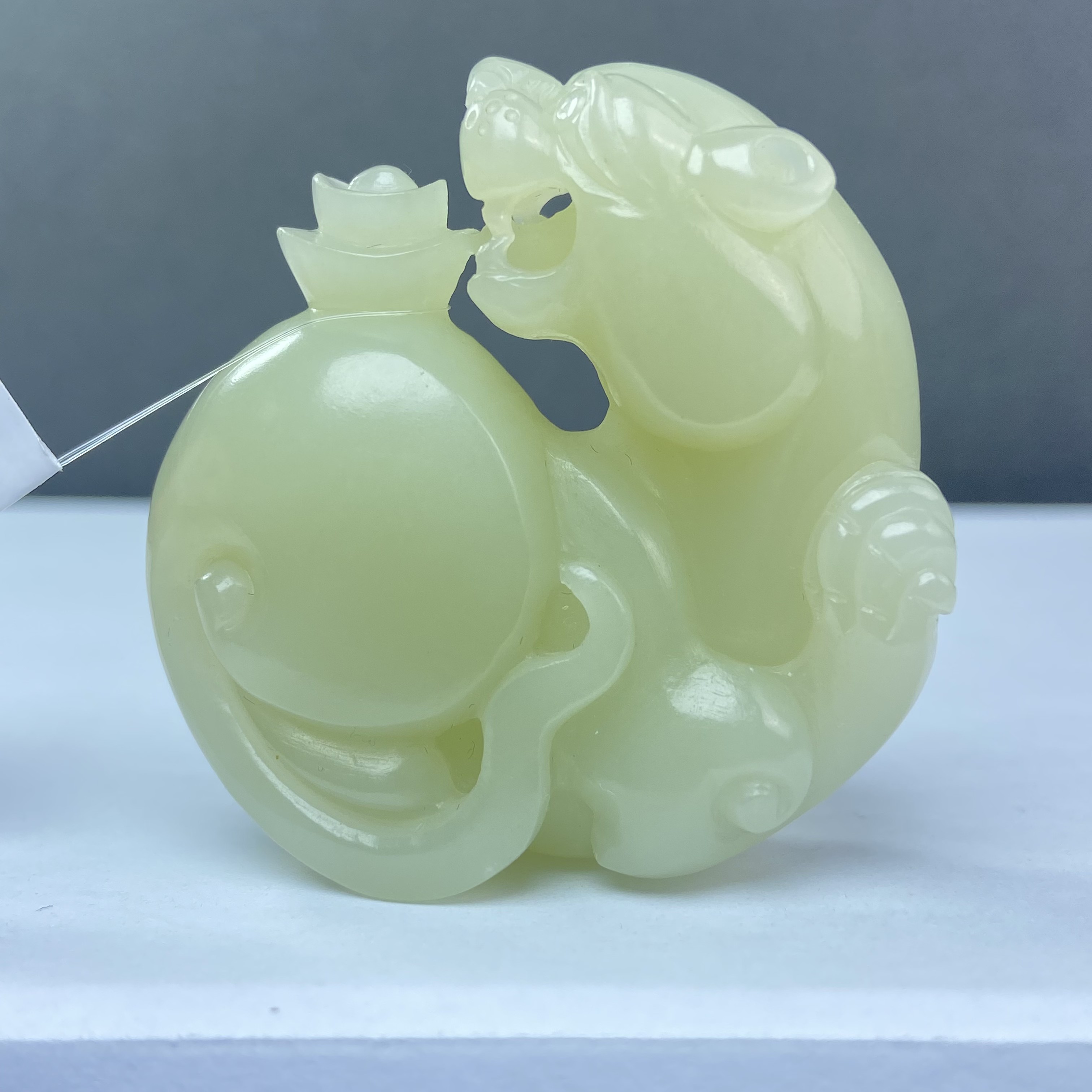 QK1004L 和田玉回头望月