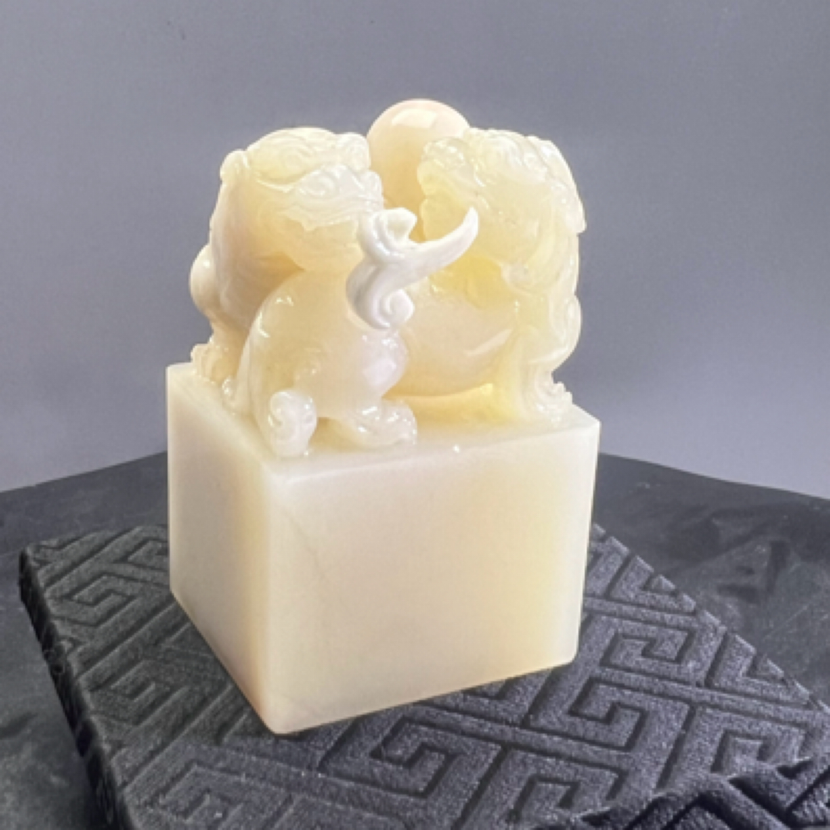 品种：寿山芙蓉晶 题材：貔恘戏水 尺寸：6-3.5-3cm