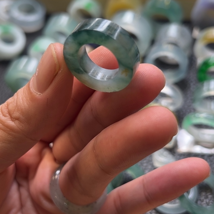 定制翡翠未镶嵌翡翠