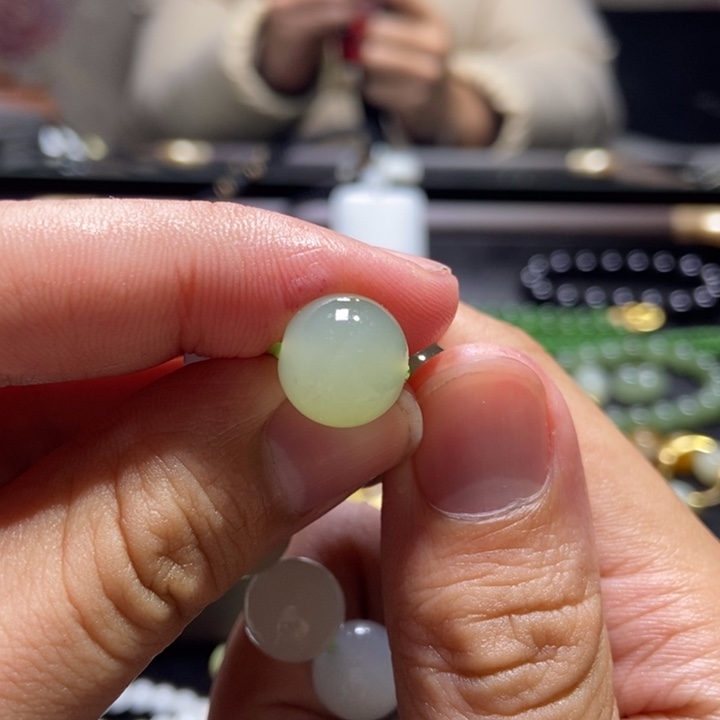 和田玉未镶嵌手串