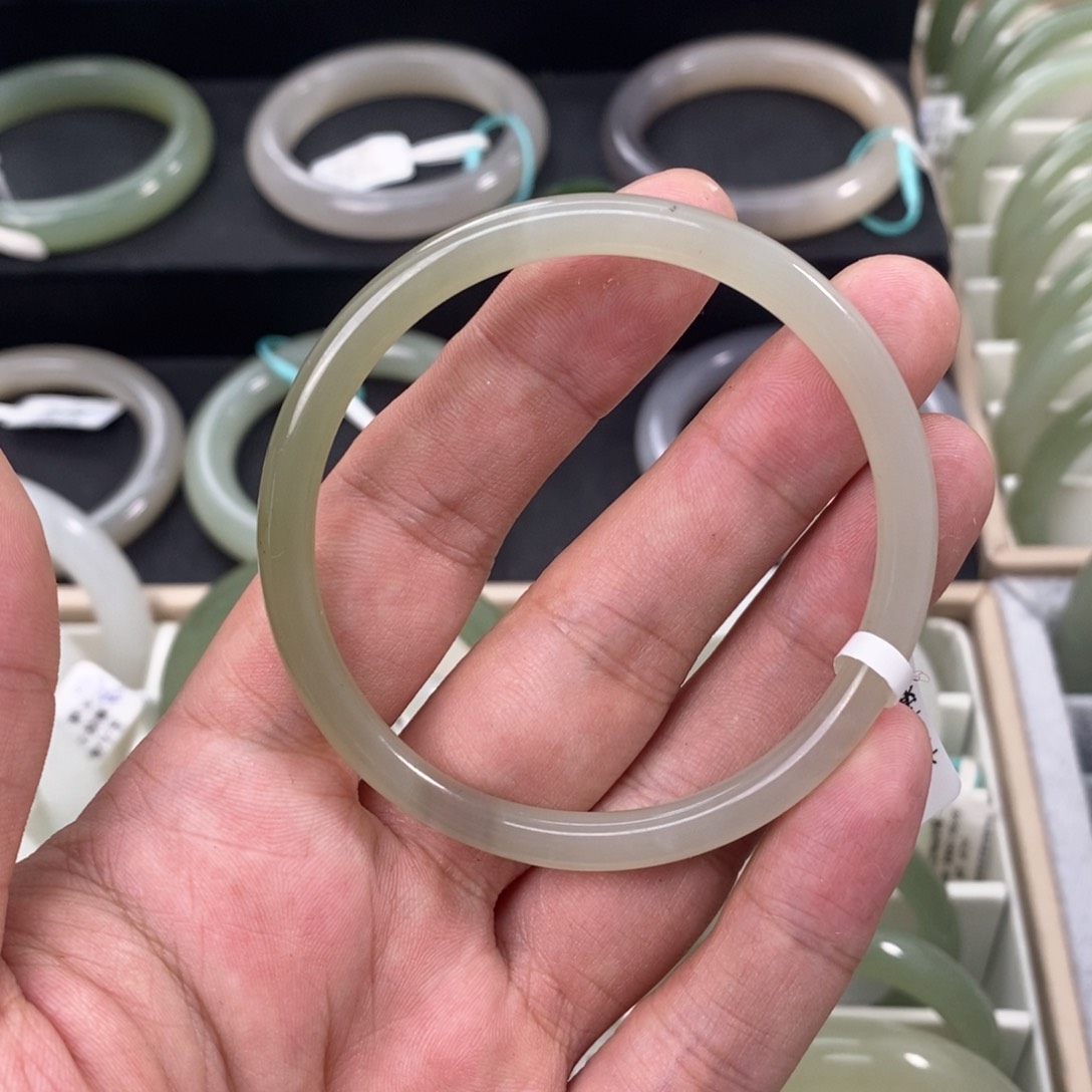 和田玉手镯未镶嵌5455