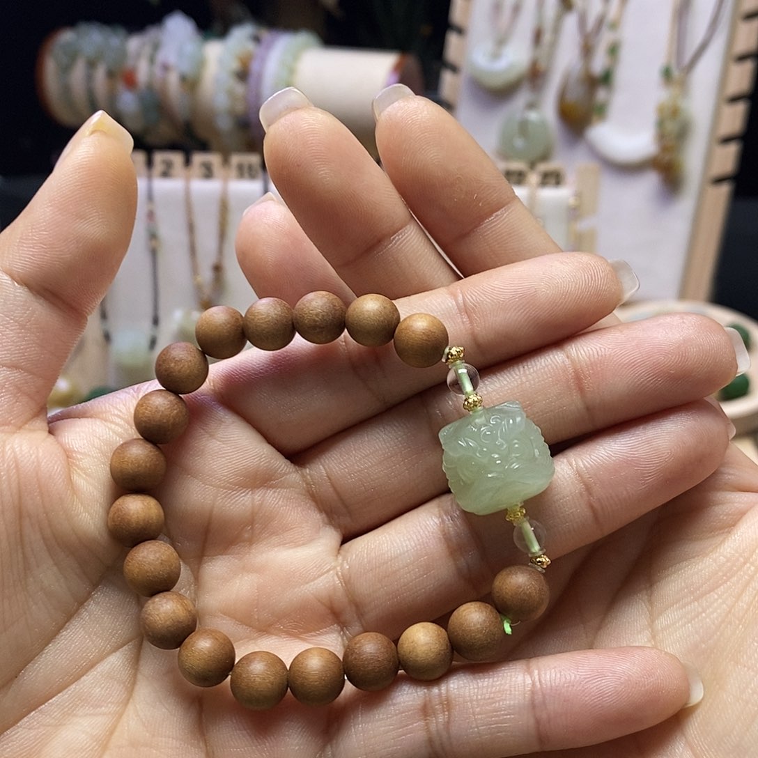 颈饰未镶嵌和田玉小*符