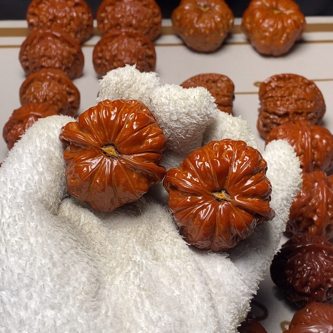 文玩核桃吊坠纯手盘南瓜