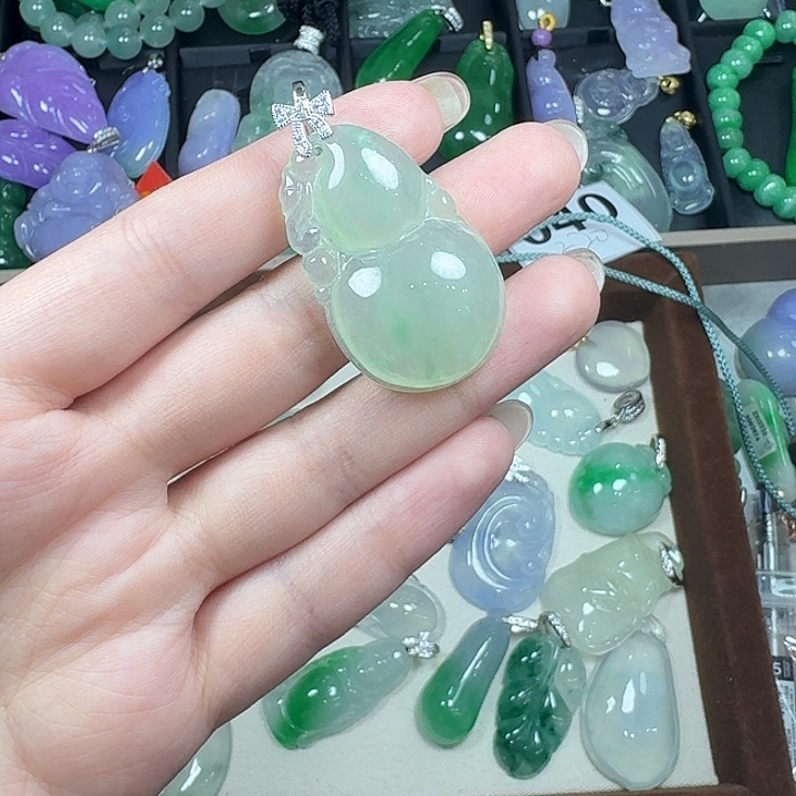 翡翠未镶嵌颈饰11