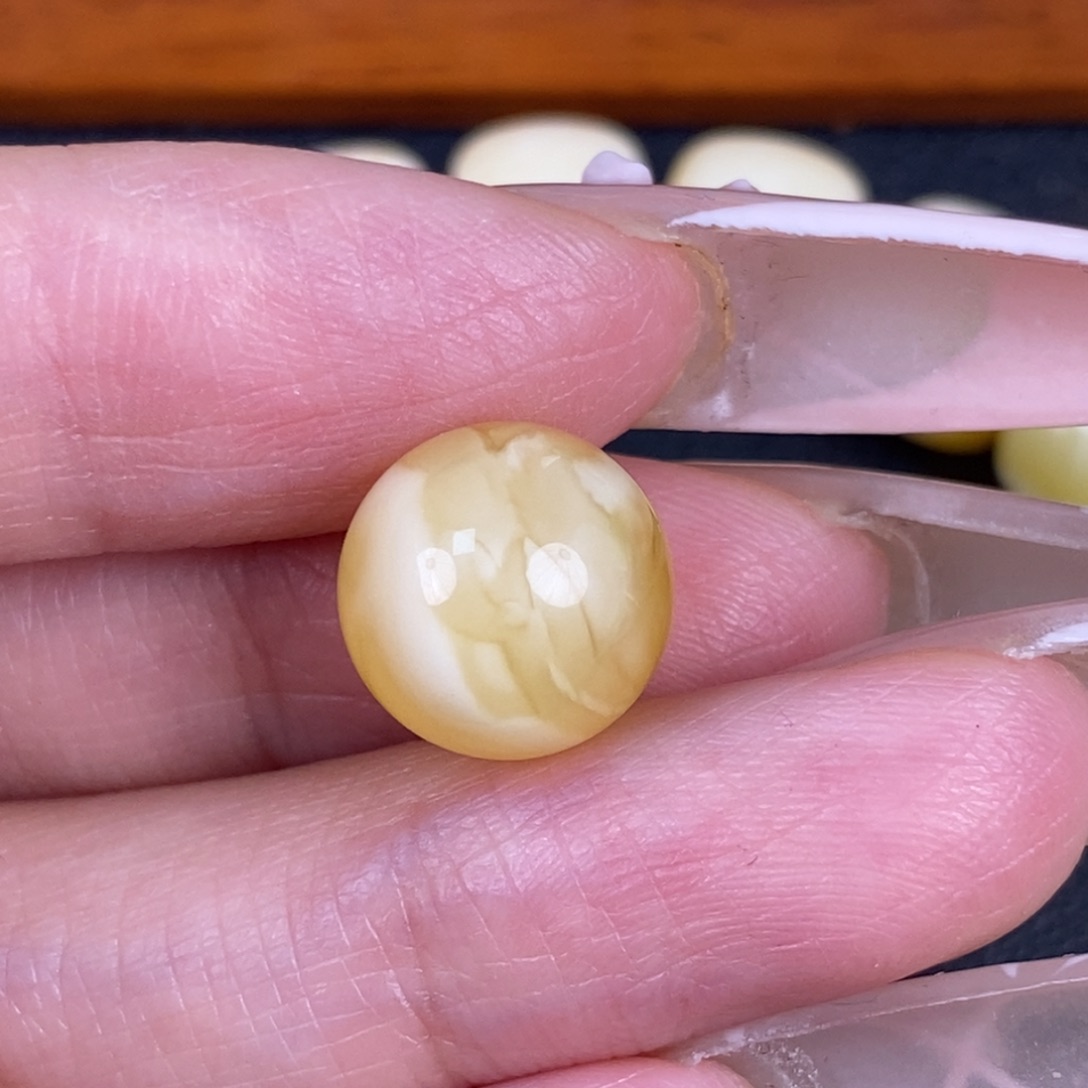 琥珀未镶嵌珠宝奇石280