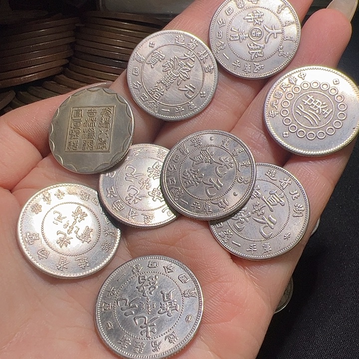 中***远九个铜币工艺品摆件