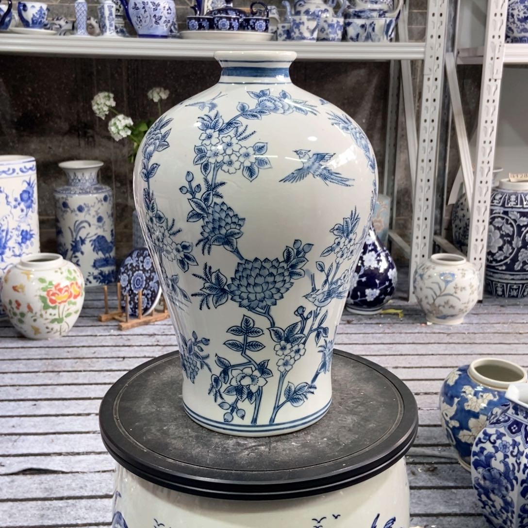 摆件花瓶手绘釉下彩