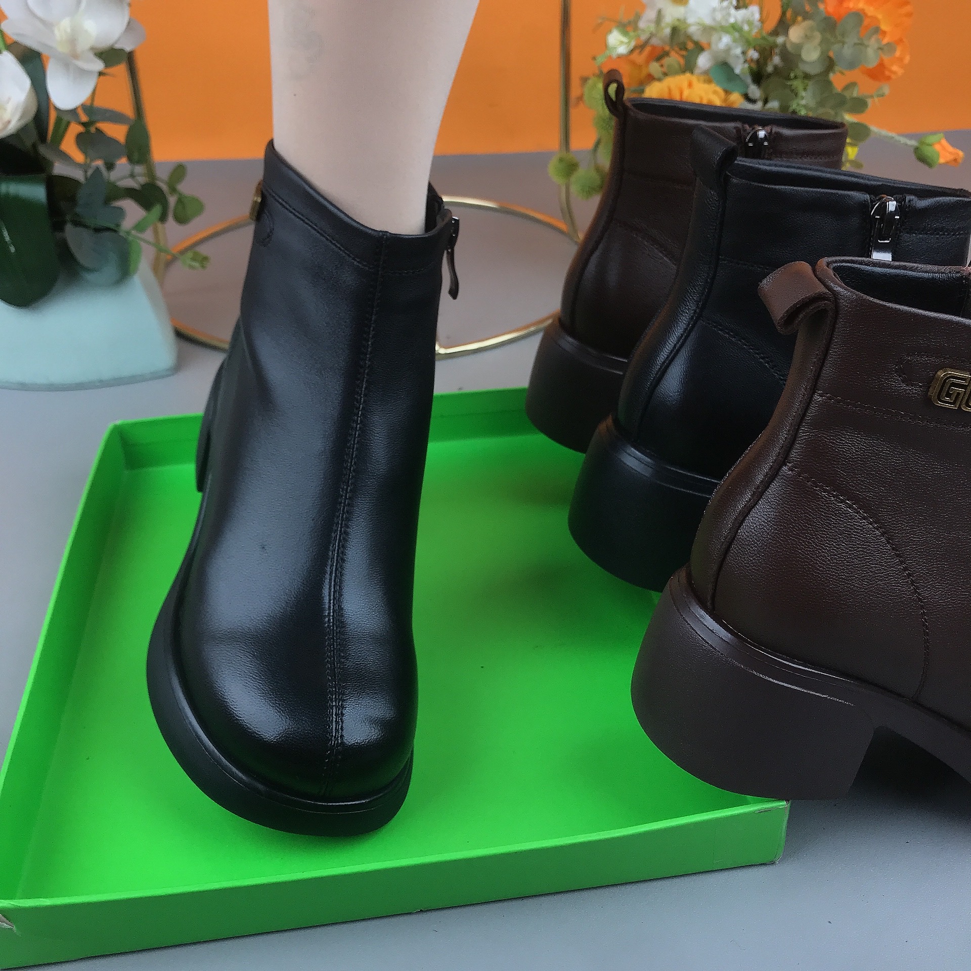 冬季短靴日常女侧拉链马丁靴通用圆头粗跟中跟休闲风