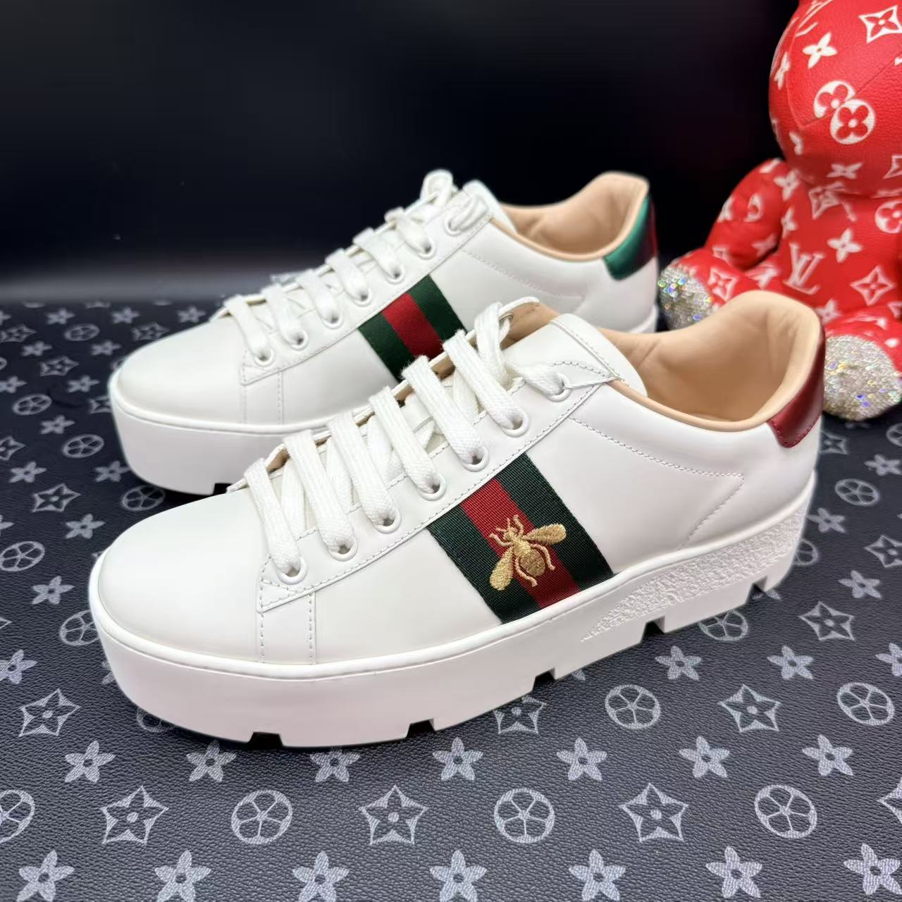 99新 GUCCI/古驰 刺绣蜜蜂厚底板鞋 38.5欧码 ddm3497