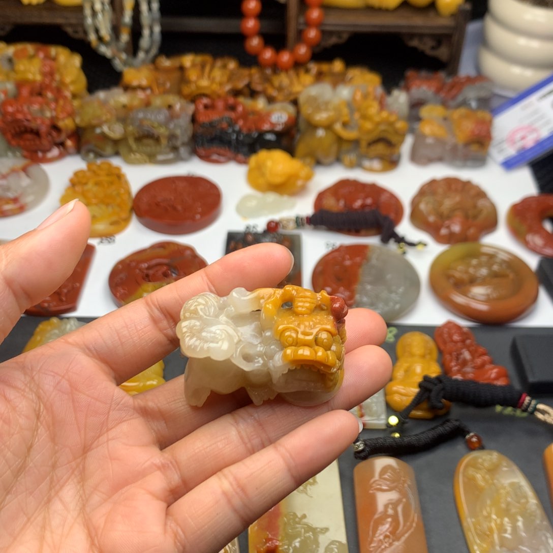 石英质玉（黄龙玉）挂件未镶嵌