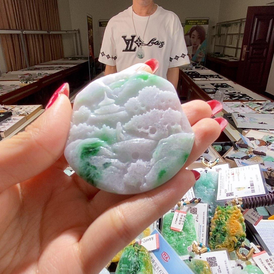 翡翠未镶嵌颈饰翡翠
