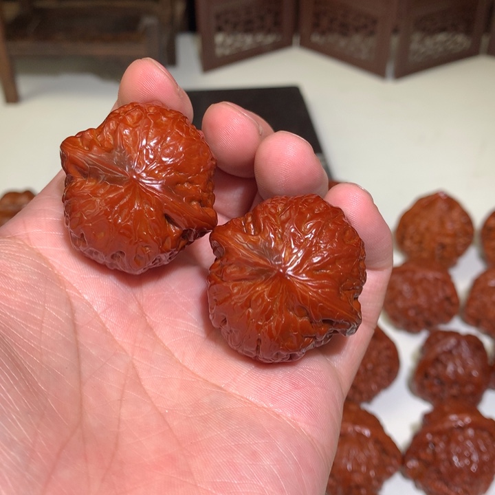 文玩核桃把件铁锤妹妹9.瑕疵