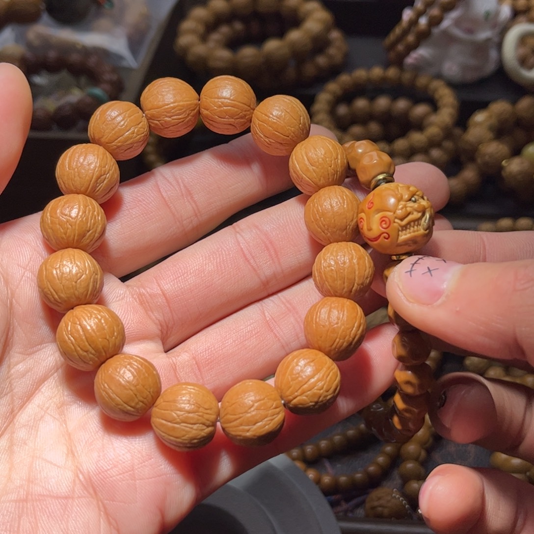 周***一吊坠猴头核桃15+同尺聚宝盆➕面具之下全品无瑕无药