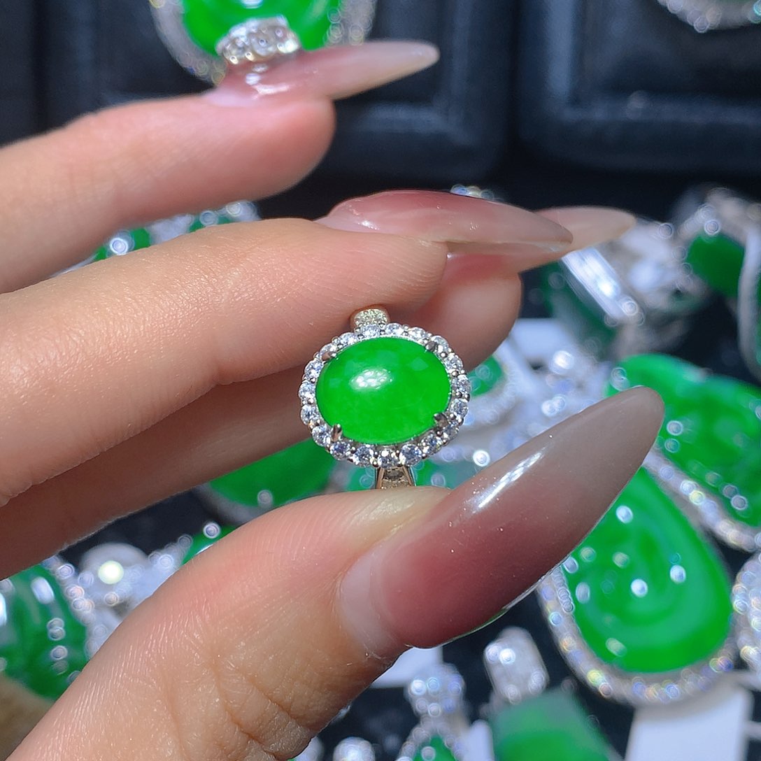 翡翠颈饰银S925镶嵌翡翠