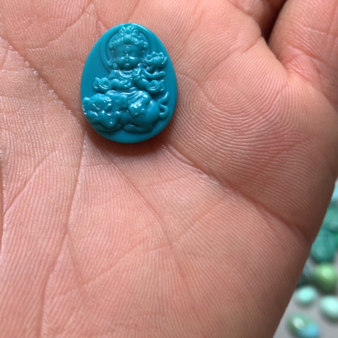 绿松石未镶嵌颈饰