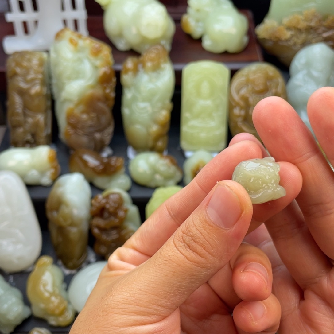 颈饰未镶嵌和田玉
