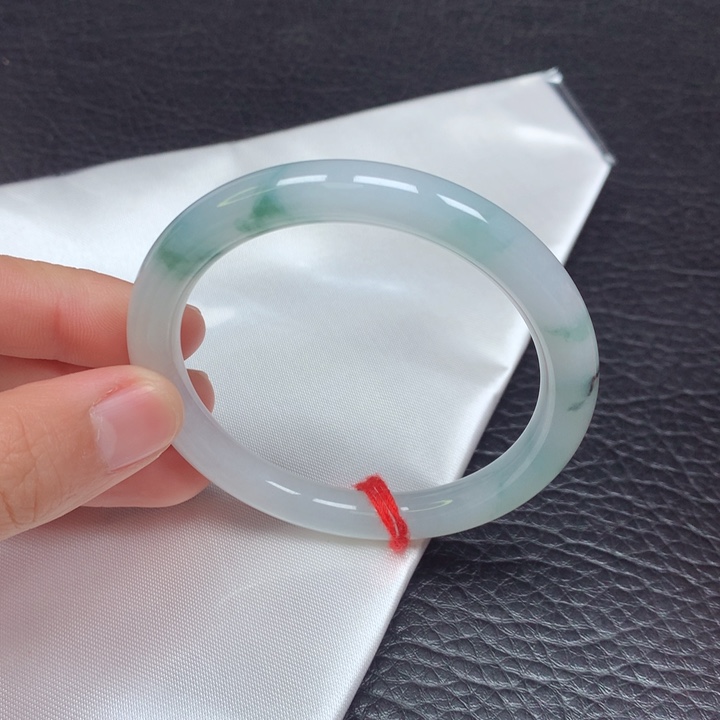 翡翠手镯（圆镯）未镶嵌