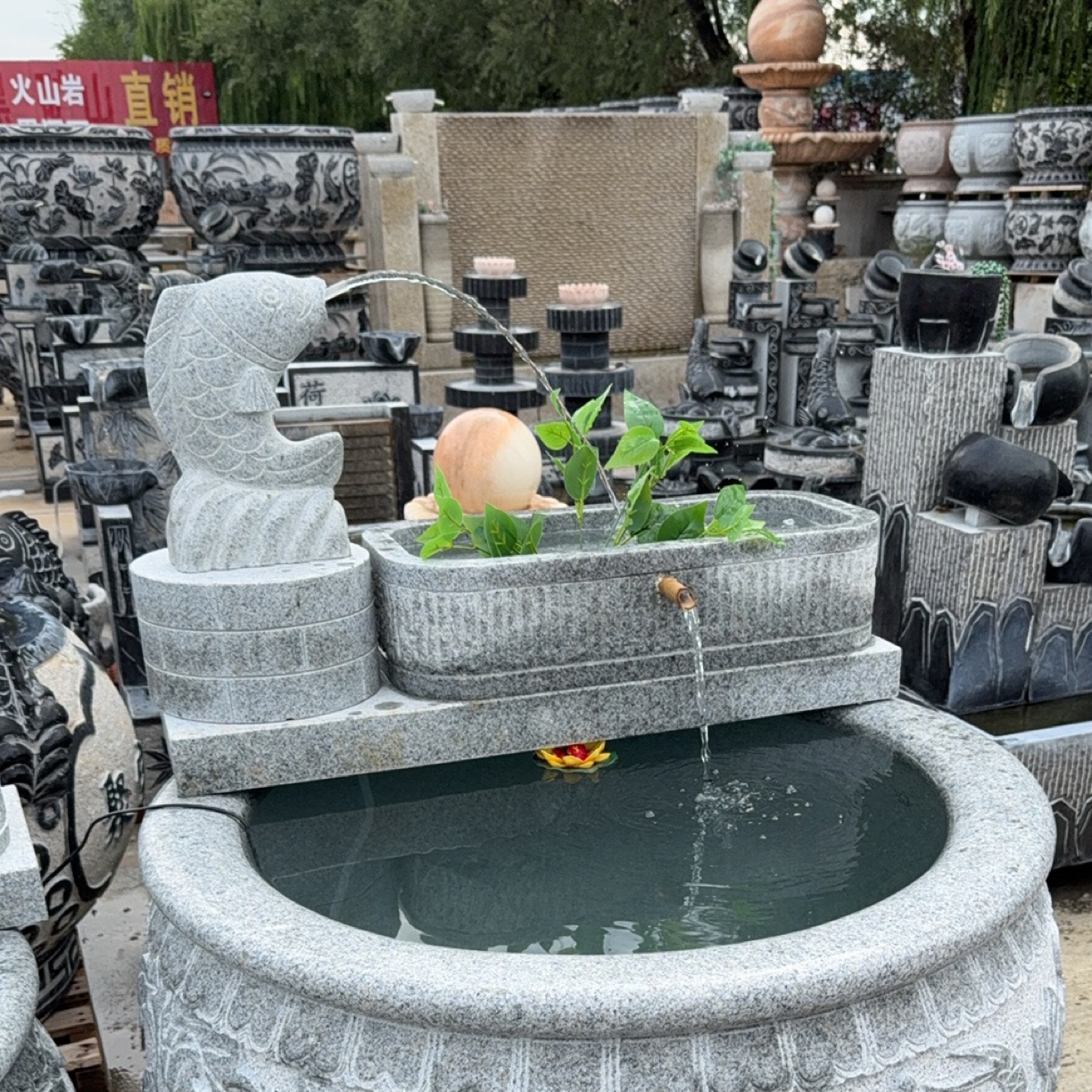 天然花岗岩石雕鱼缸流水摆件可用于庭院户外养鱼当门海水槽工艺品