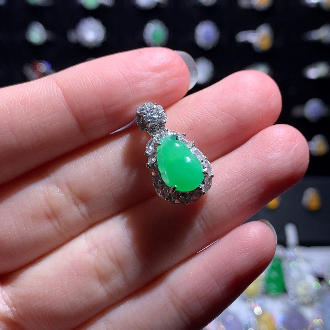 翡翠颈饰银S925镶嵌天然翡翠