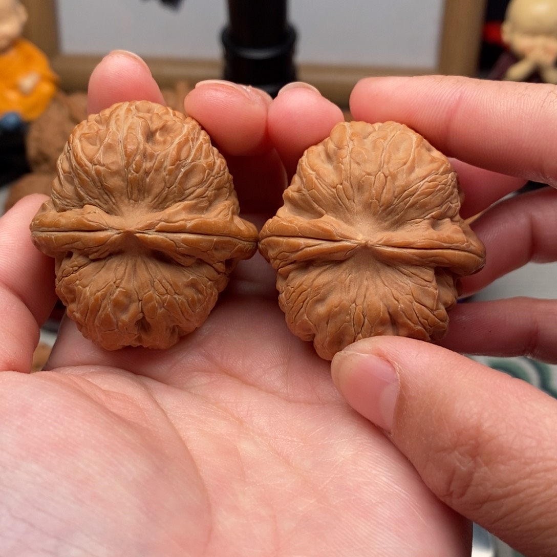 文玩核桃把件42尺元宝。 黄尖。介意勿拍