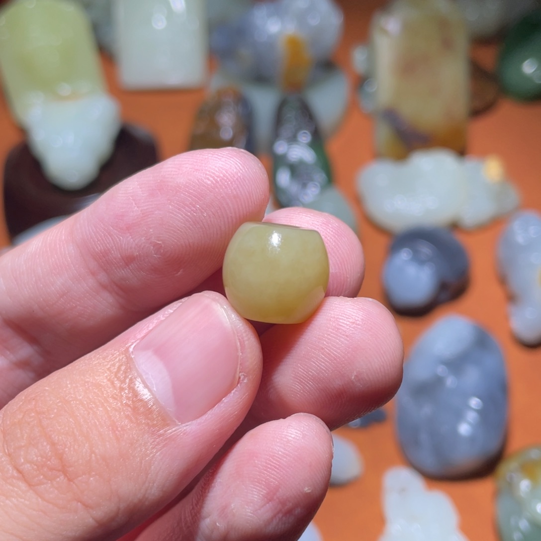 颈饰未镶嵌和田玉曾*牛