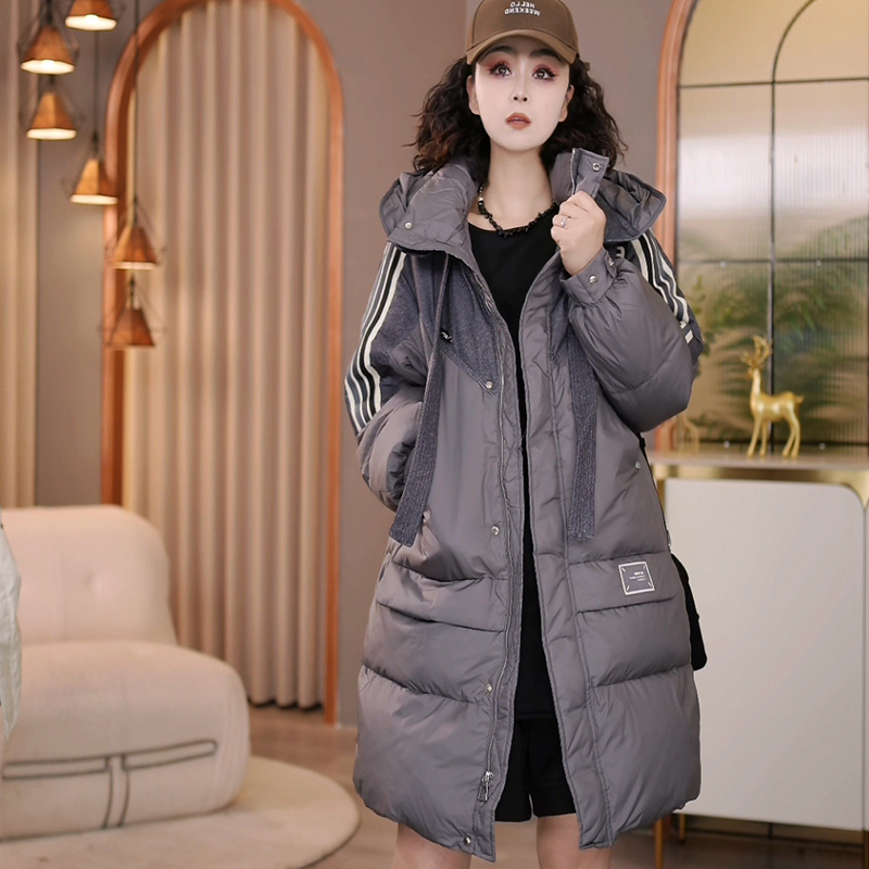 8677冬季新款韩版2025宽松休闲时尚连帽加厚羽绒服女
