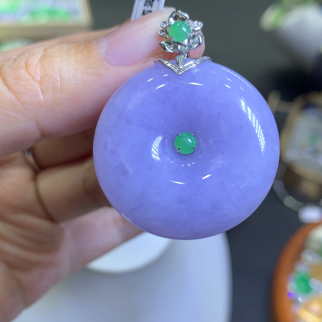 【闪购商品】翡翠颈饰18K金镶嵌翡翠吊坠项链