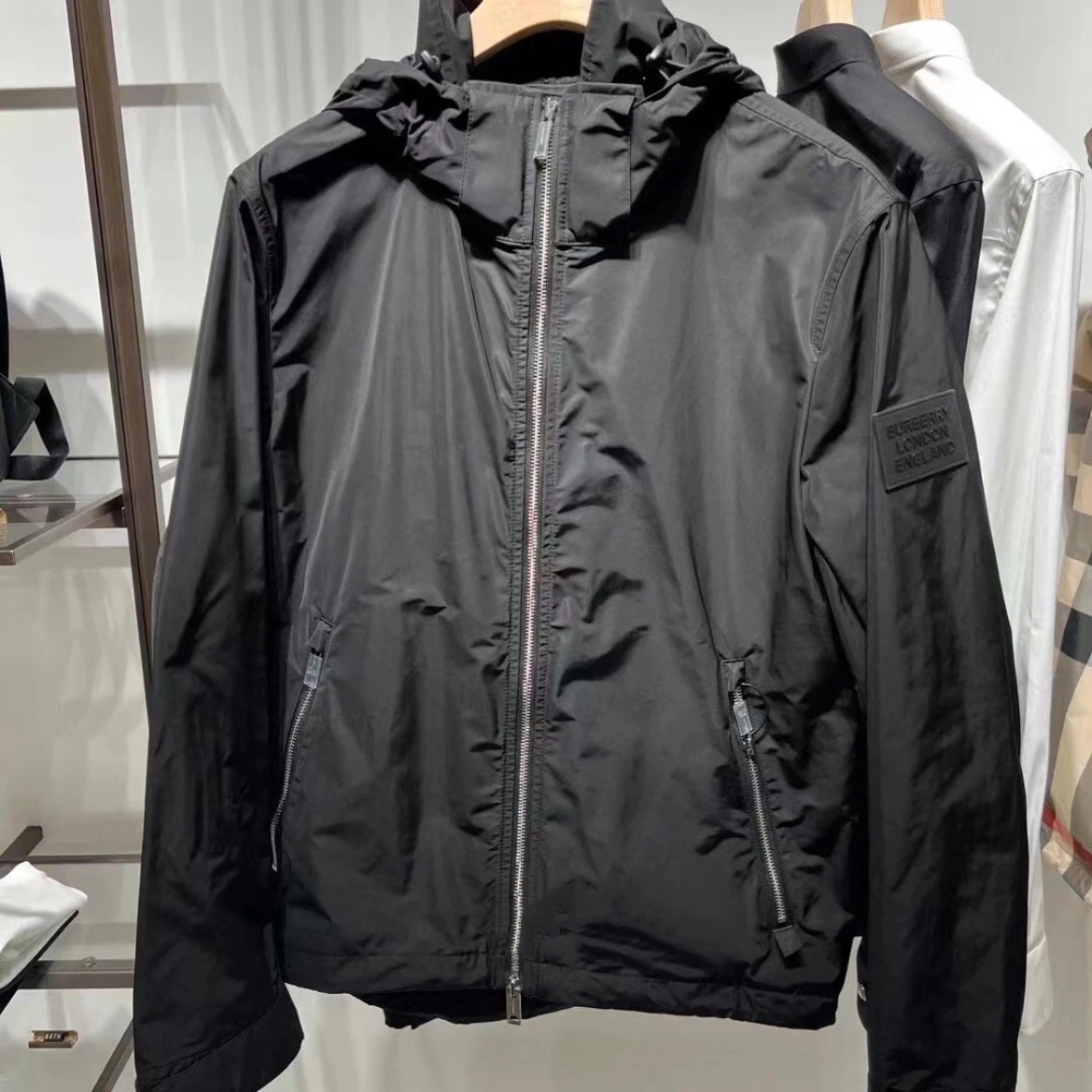 未使用 BURBERRY/博柏利 男款 冲锋衣夹克外套