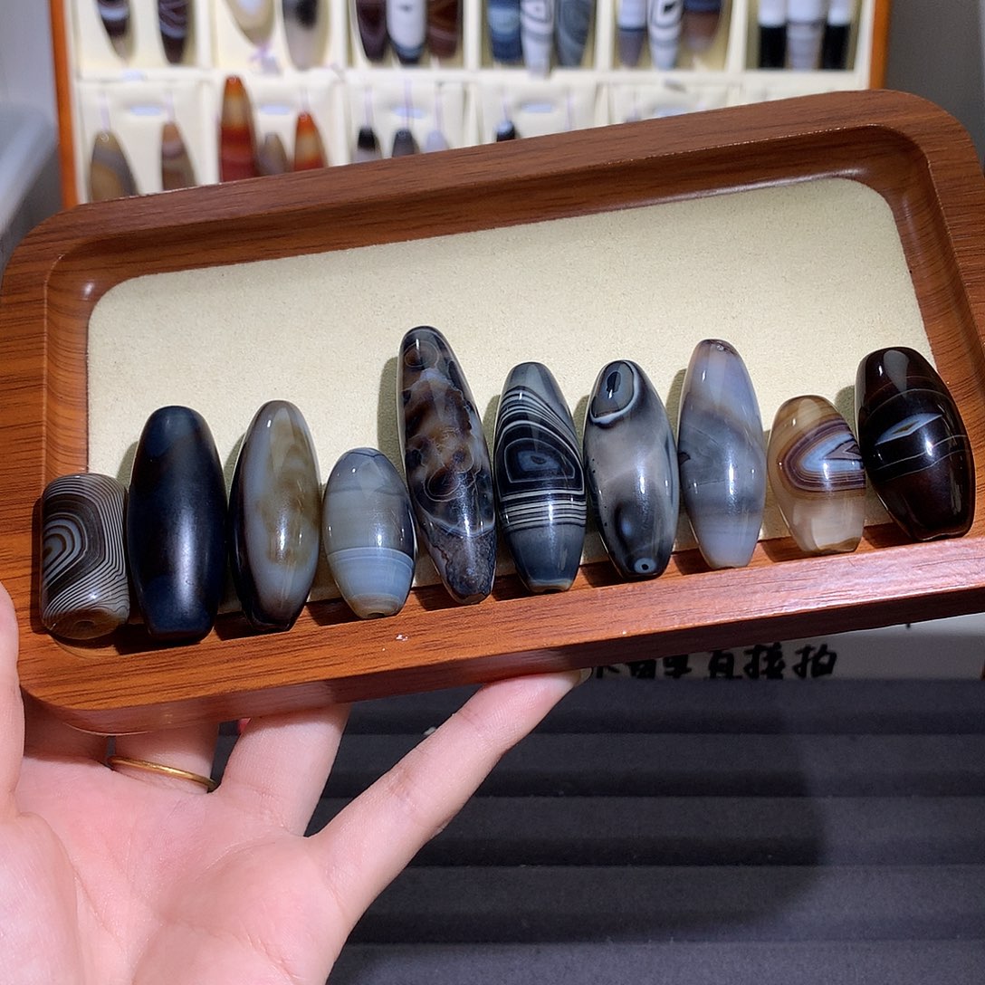 冯***宝玛瑙/玉髓未镶嵌颈饰