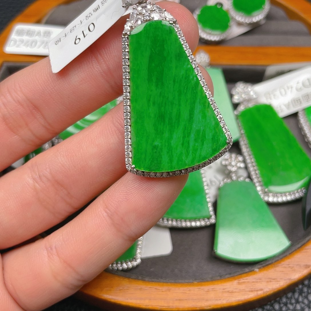 【闪购商品】翡翠吊坠(不含链)银S925镶嵌