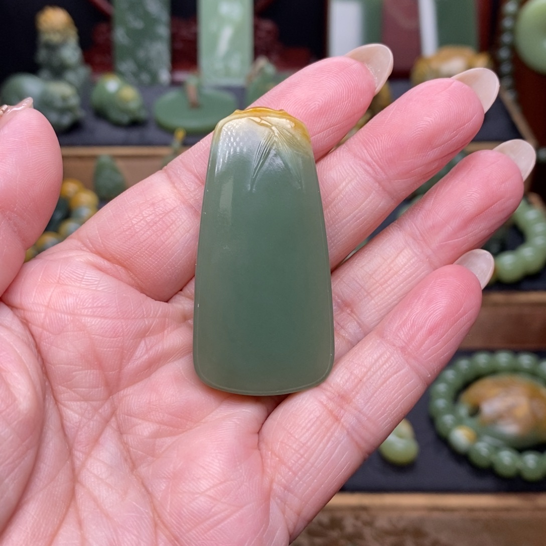 岫岩河磨玉（透闪石质玉）未镶嵌挂件
