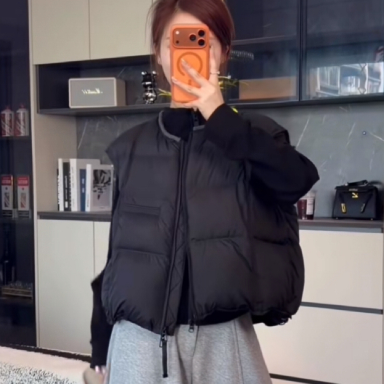 正版设计感白鸭绒时尚马甲女装2025秋冬时尚超好看无袖马夹短外套