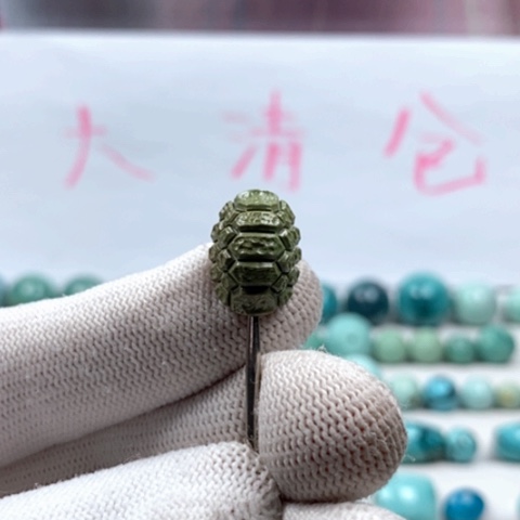 绿松石颈饰未镶嵌