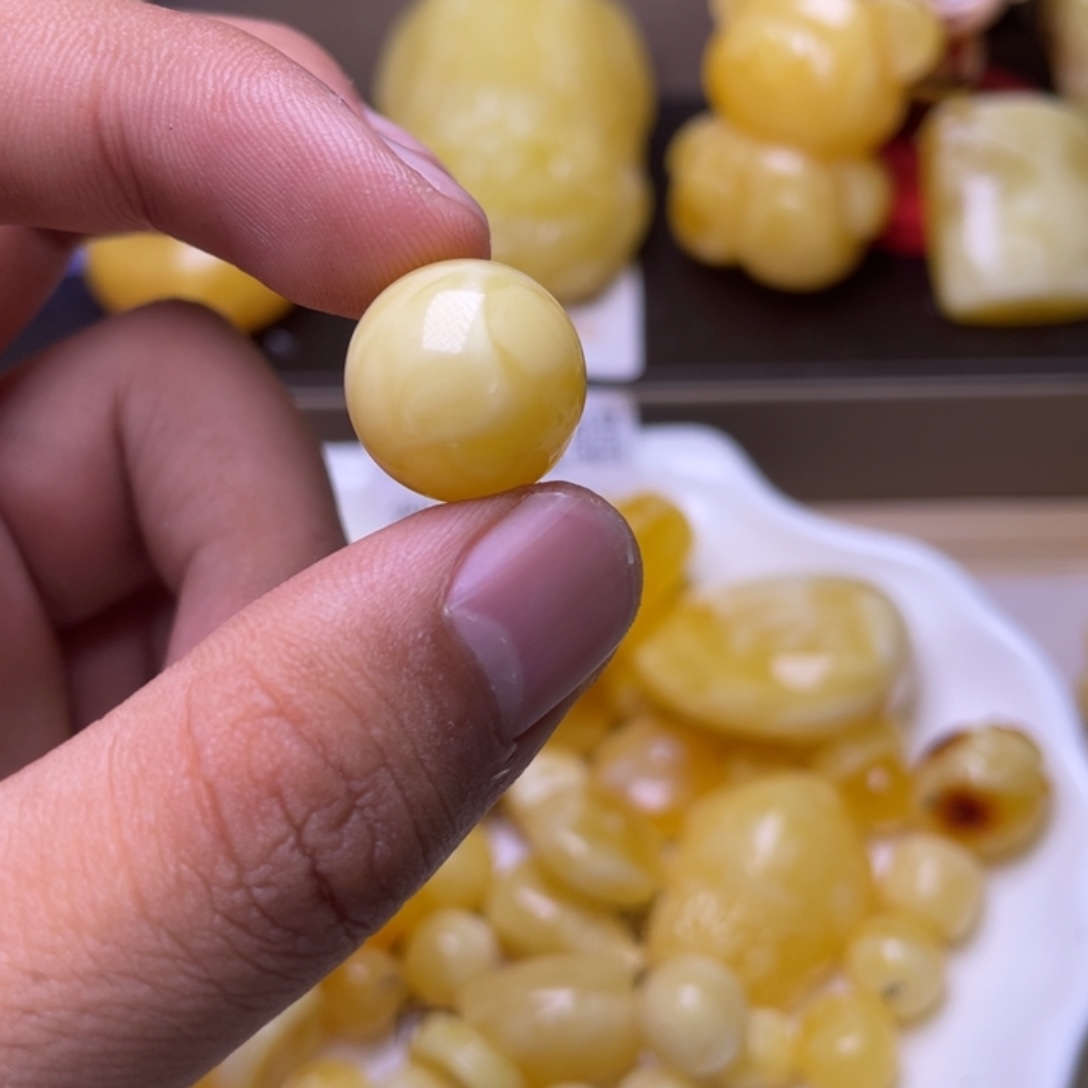 琥珀未镶嵌珠宝奇石