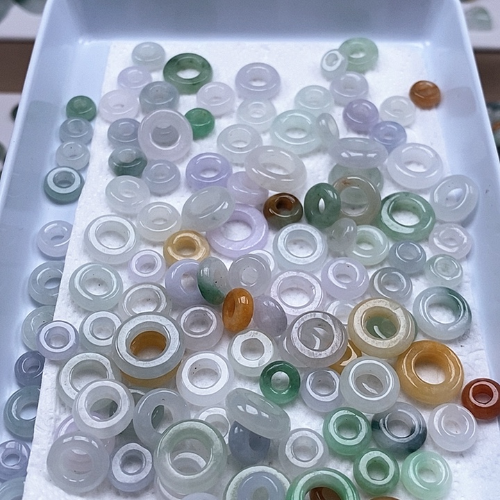 翡翠未镶嵌颈饰一个20