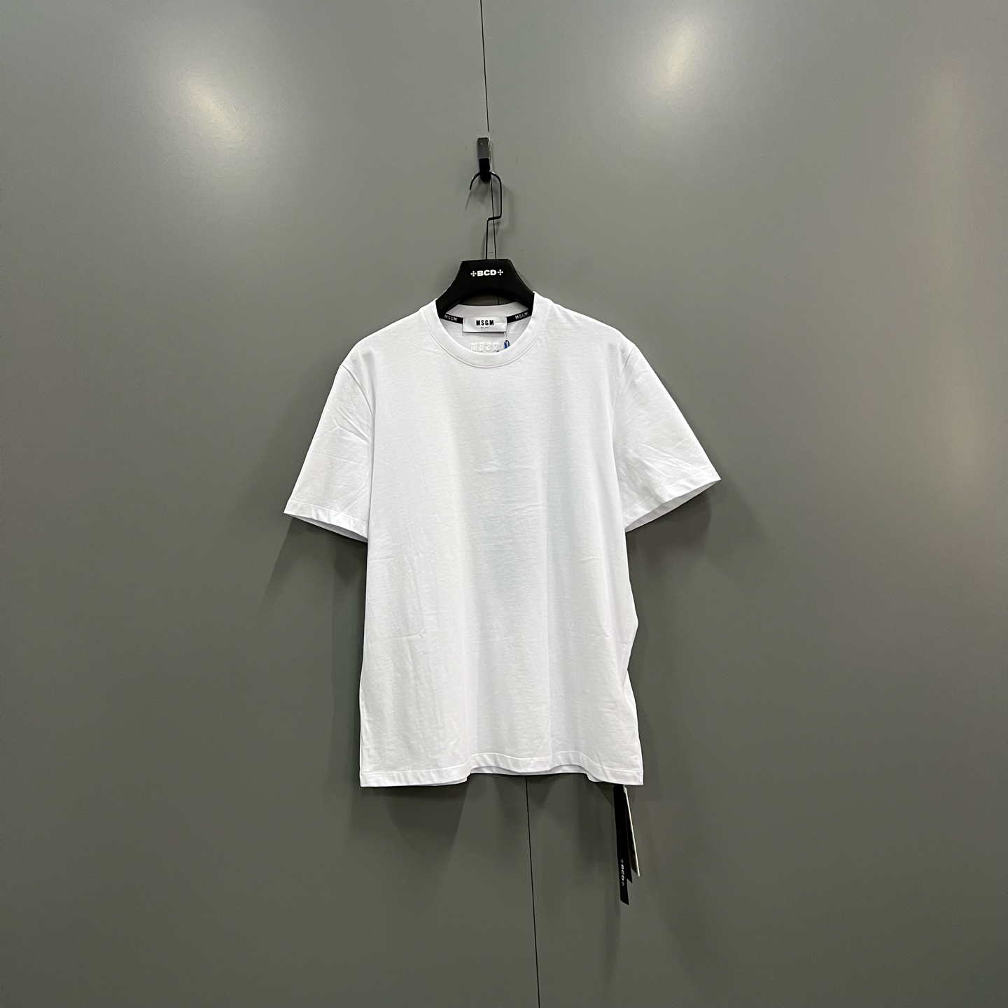 未使用 maje jp1208 MSGM 白色背后刺绣logo短袖 020426