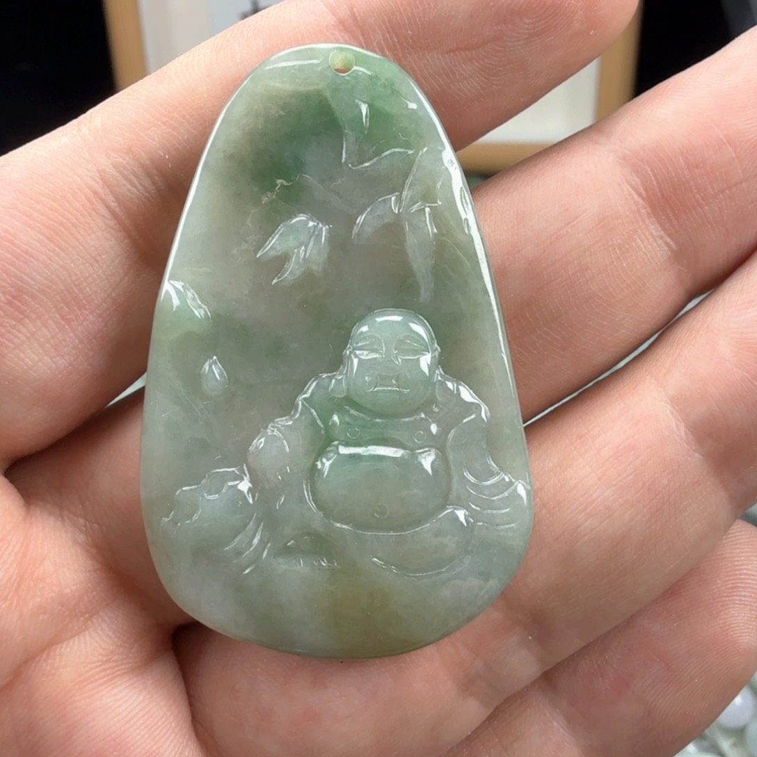 翡翠挂件未镶嵌翡翠