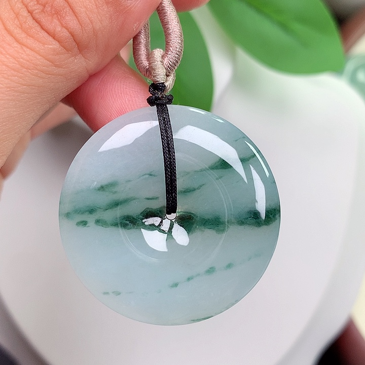 颈饰未镶嵌翡翠平安扣 35.6x5.7mm