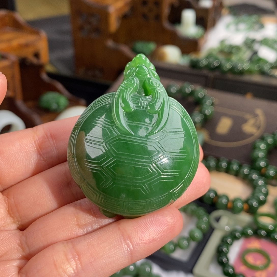 和田玉（碧玉）颈饰未镶嵌无****?